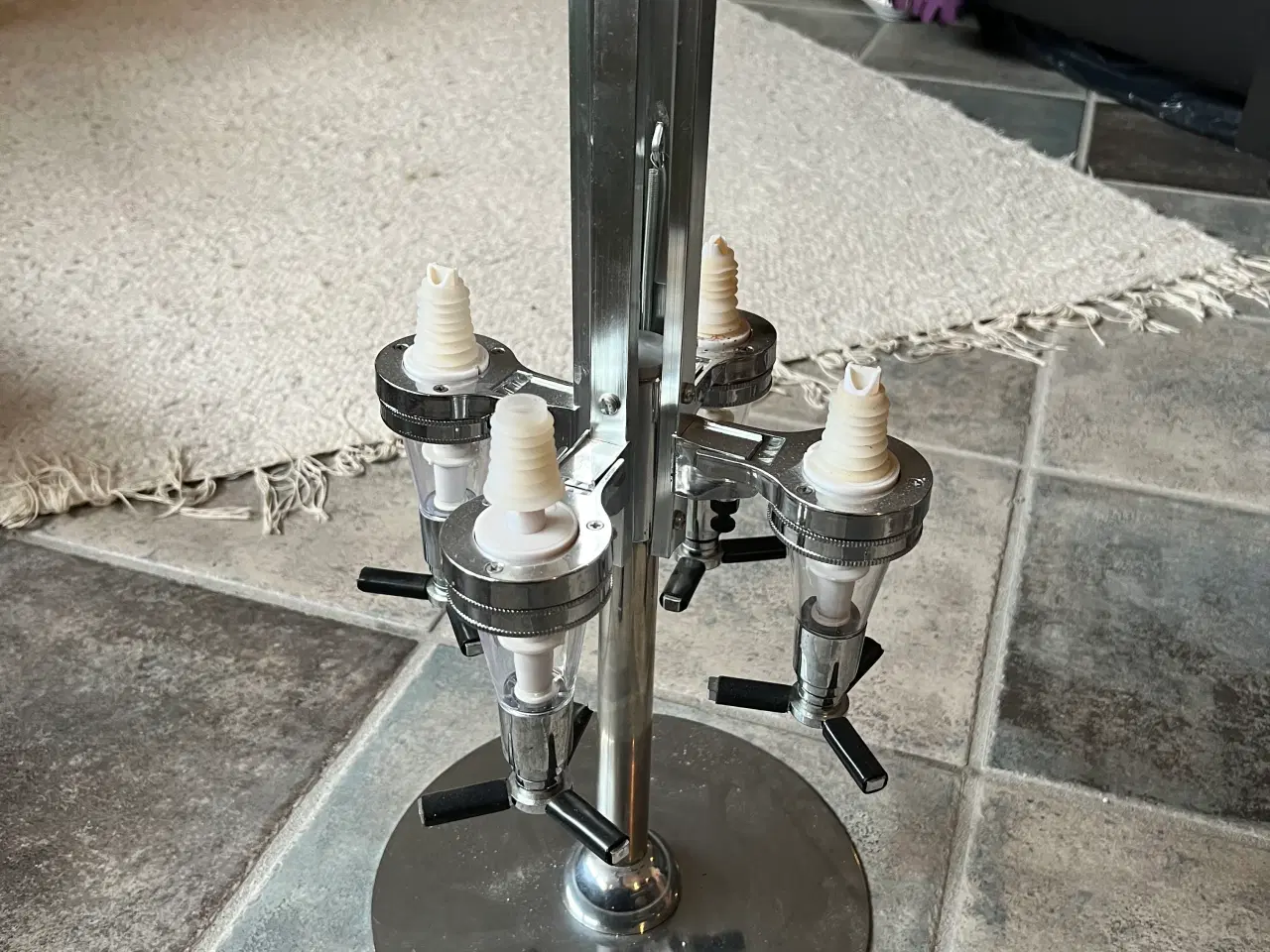 Billede 1 - Spiritusdispenser til 4 flasker