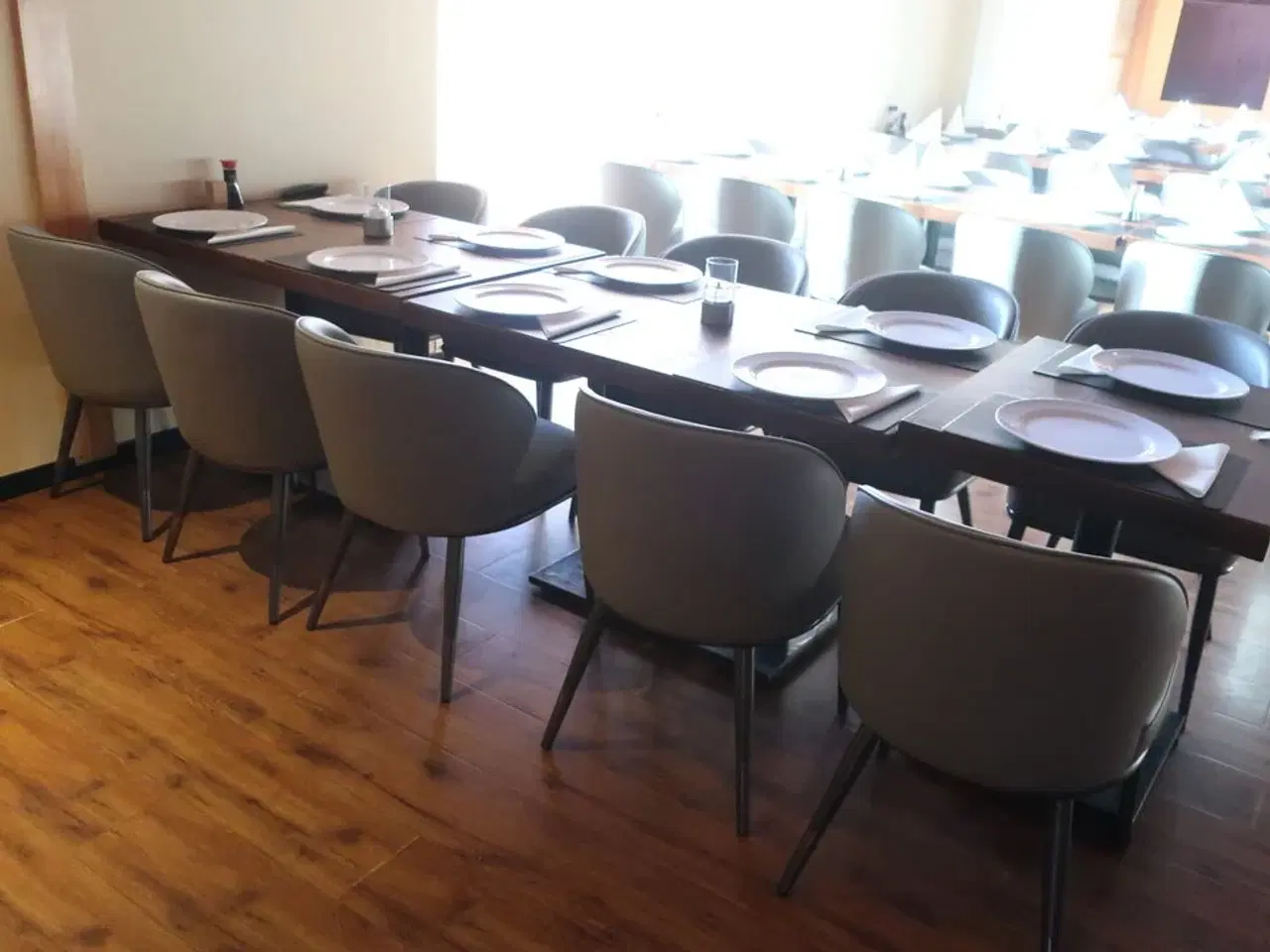 Billede 2 - 3 borde og 10 nye stole