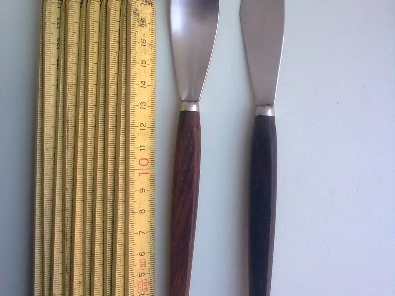 Billede 11 - Tredelt rustfri stål DANSK Design m teak bestik