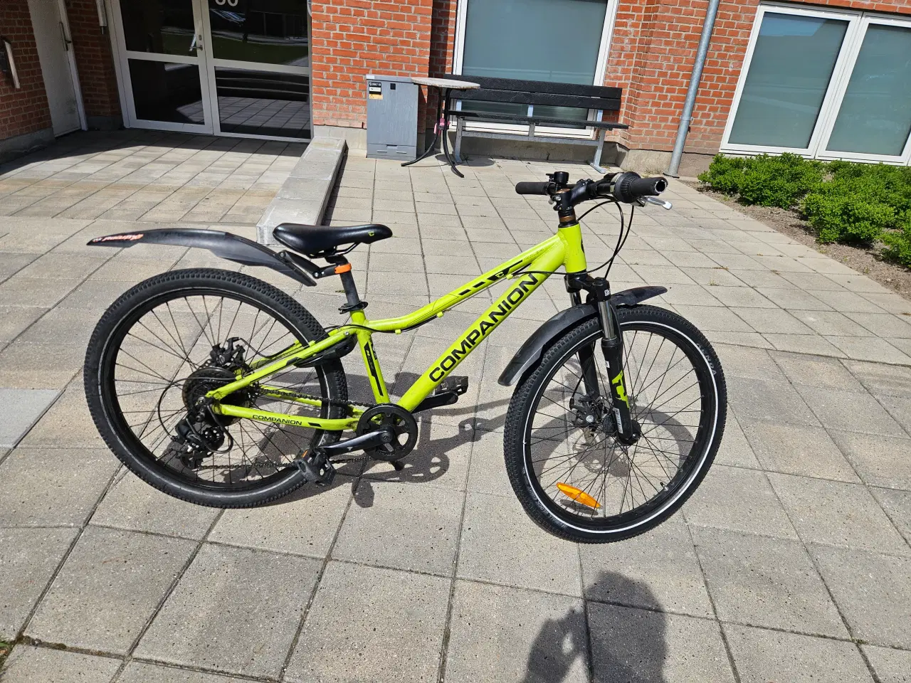 Billede 1 - Companion juniorcykel 24" limegrøn