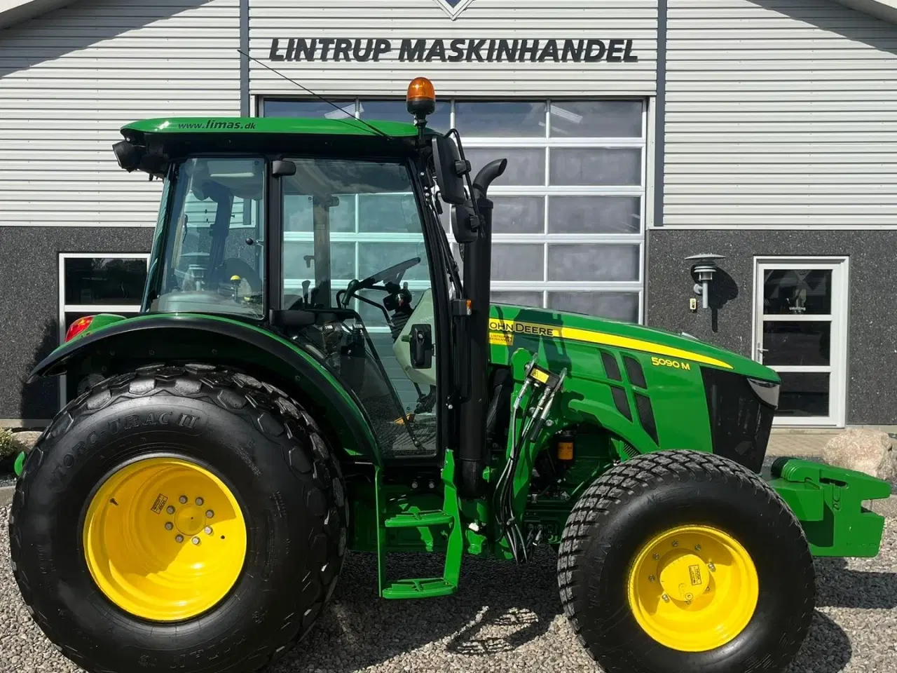 Billede 8 - John Deere 5090 M Med græsdæk