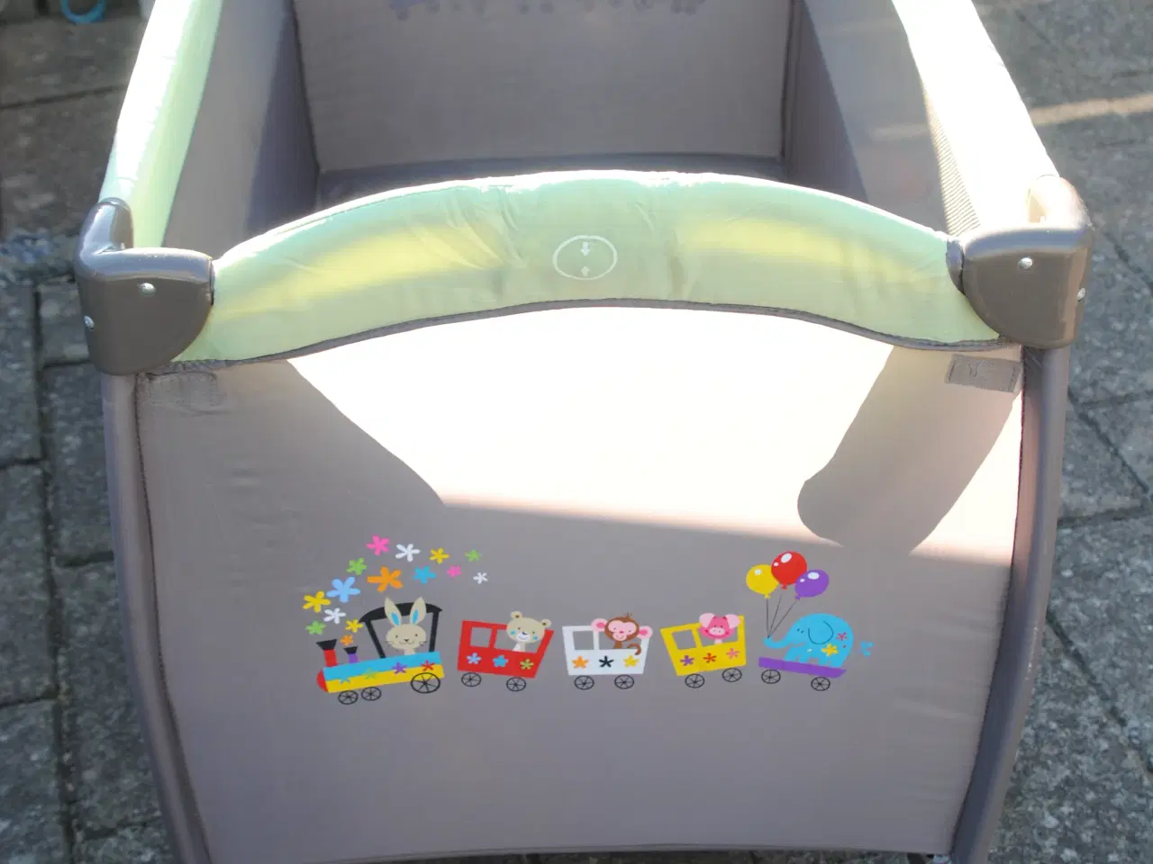 Billede 3 - Weekendseng / rejseseng