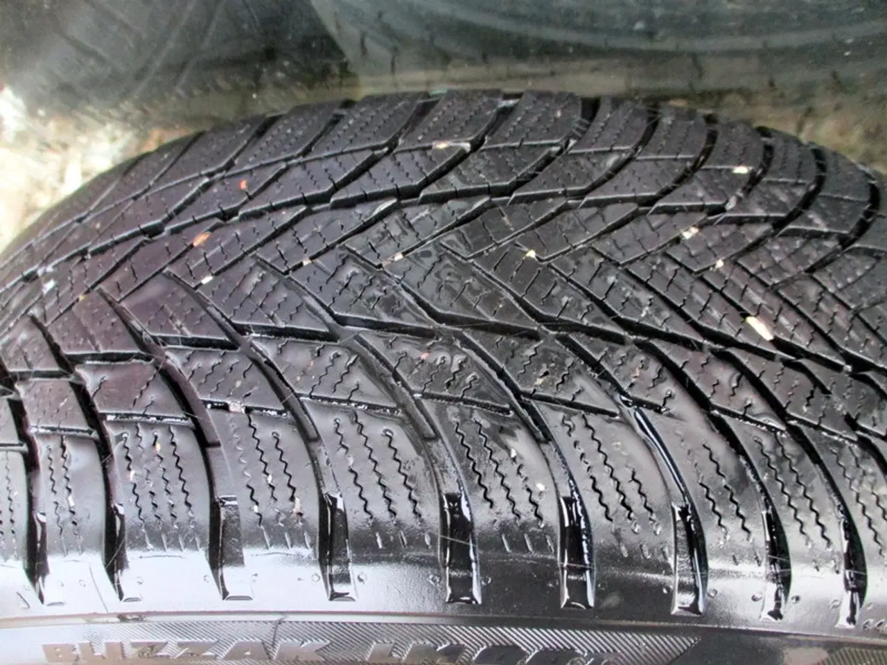 Billede 3 - 19" Alutec 5X108 ET45 Bridgestone 205/55/19" 97H