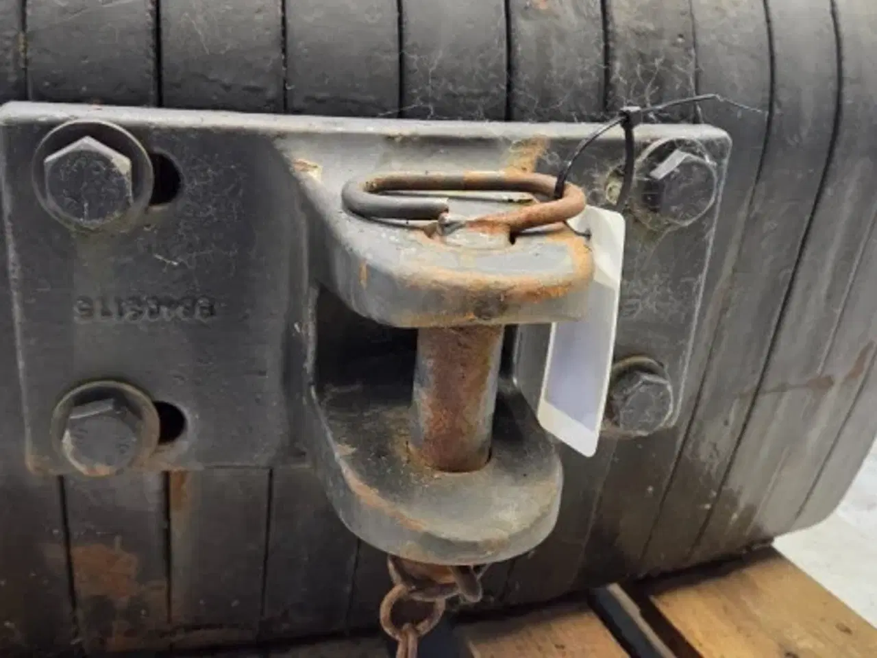 Billede 15 - New Holland T8 Frontvægt Kit 719665006