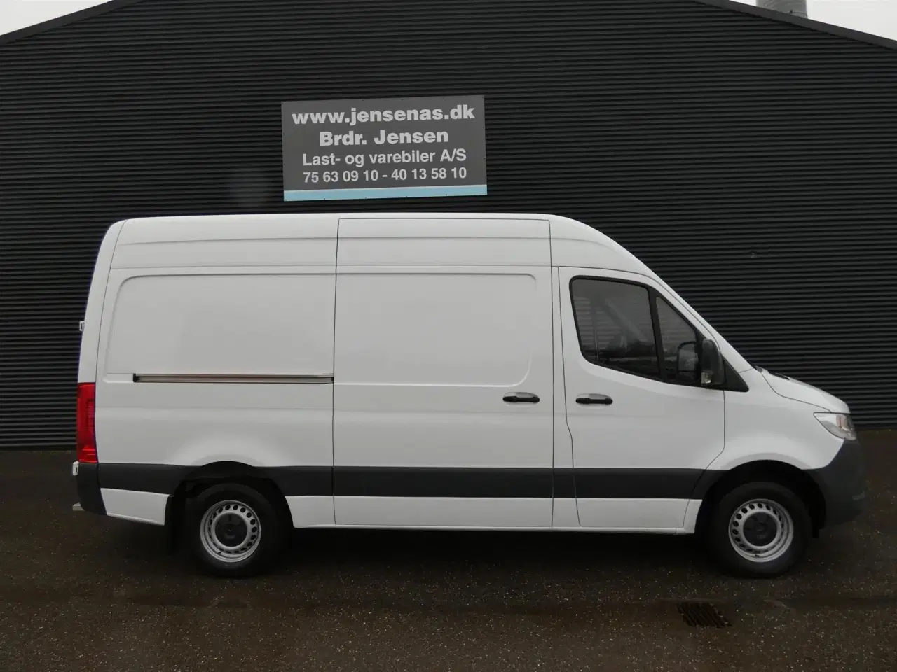 Billede 2 - Mercedes-Benz Sprinter 317 2,0 CDI A2 H2 RWD 9G-Tronic 170HK Van Aut.