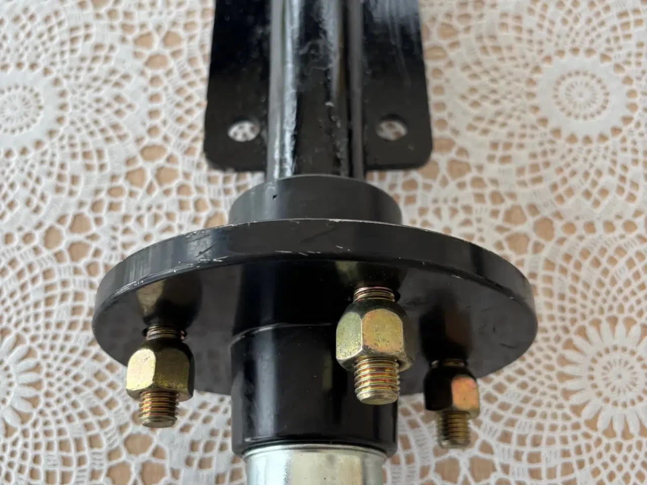 Billede 2 - 750 kg akseltappe med monteringsbeslag