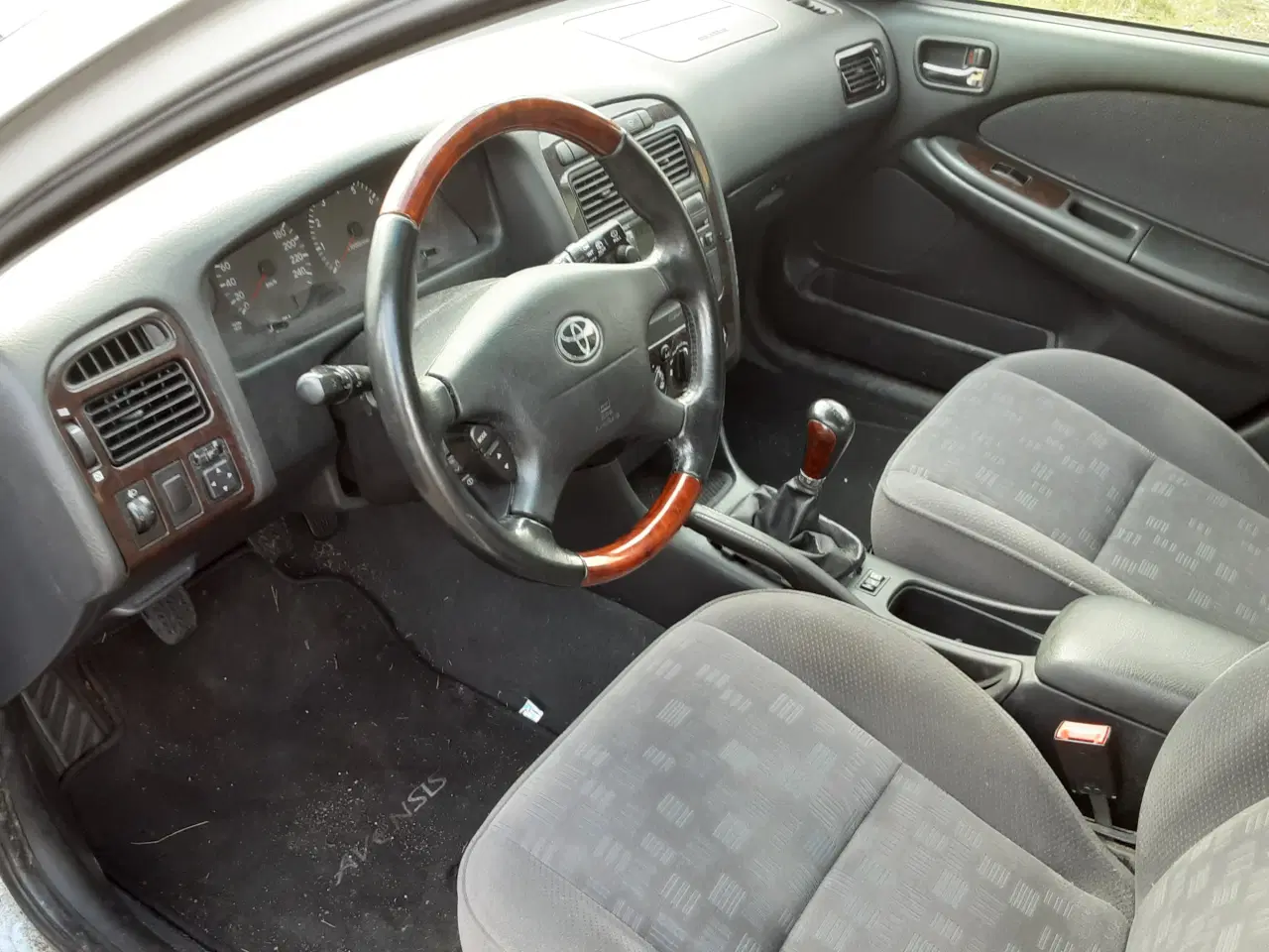 Billede 6 - Toyota avensis skade