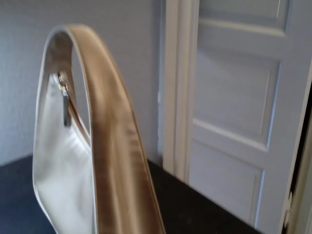 Billede 7 - DNKY lille taske aldrig brugt 