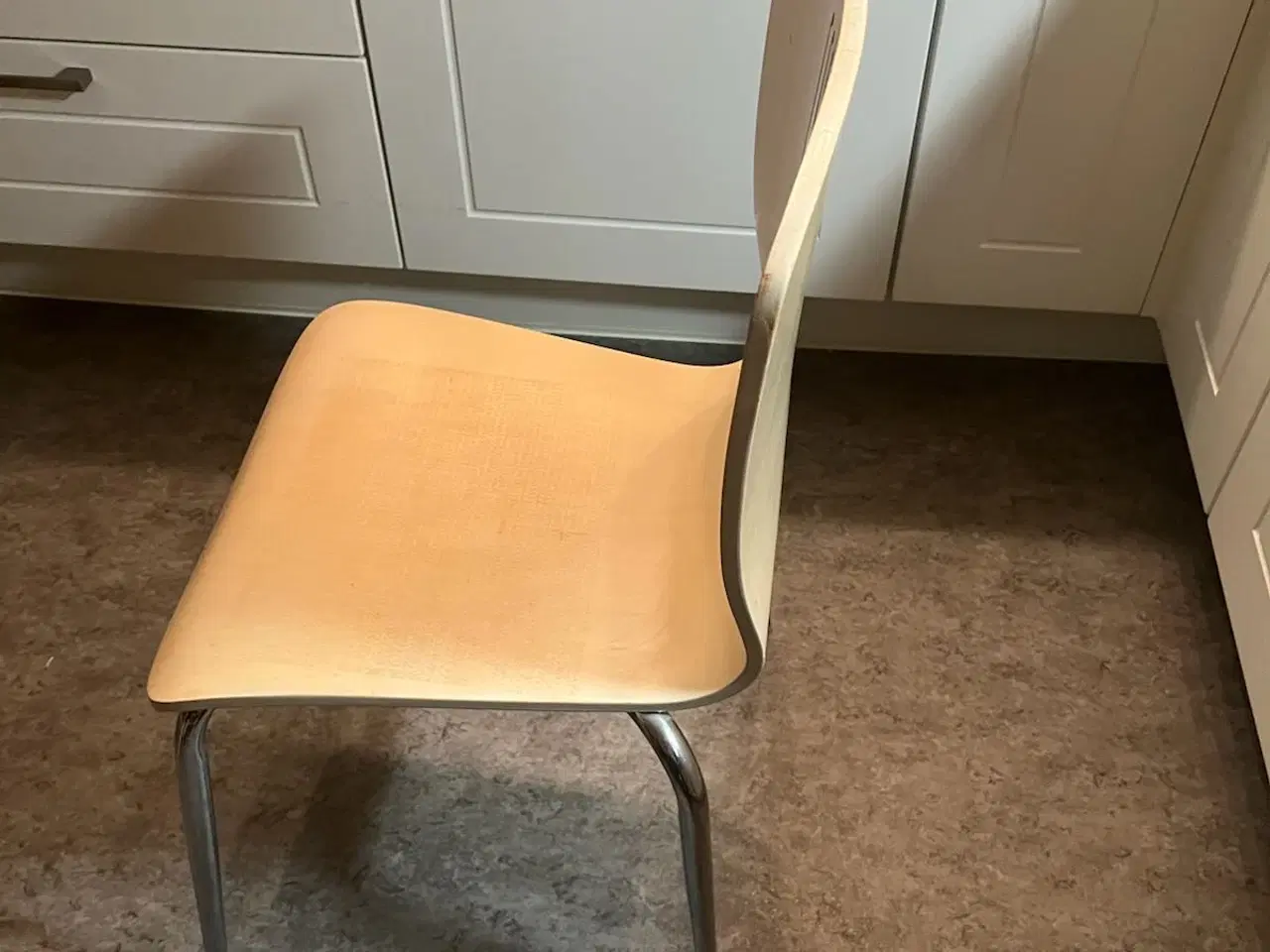 Billede 2 - 2 køkkenstole