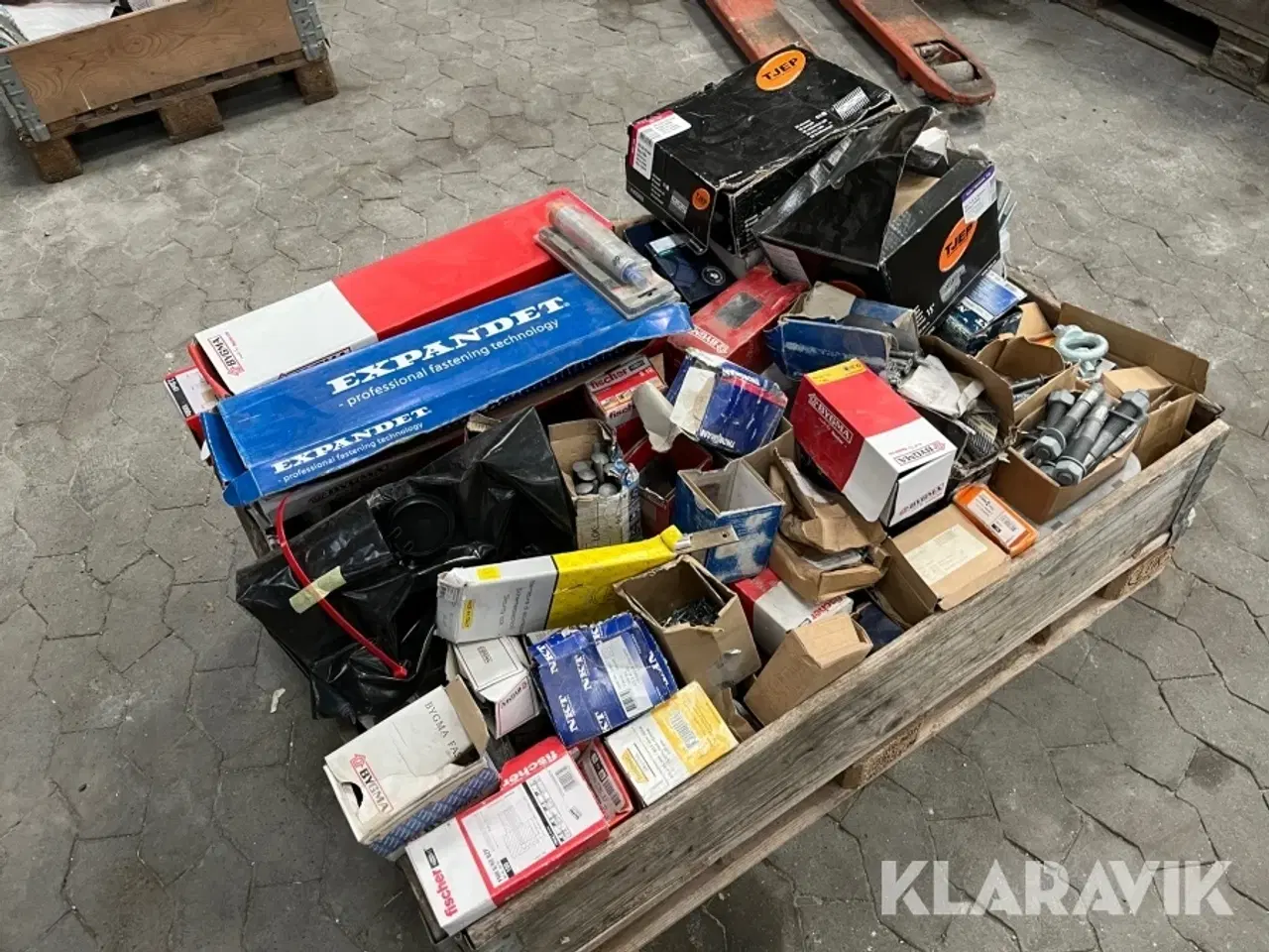 Billede 5 - Lot - Blandet skurer, søm med mere.
