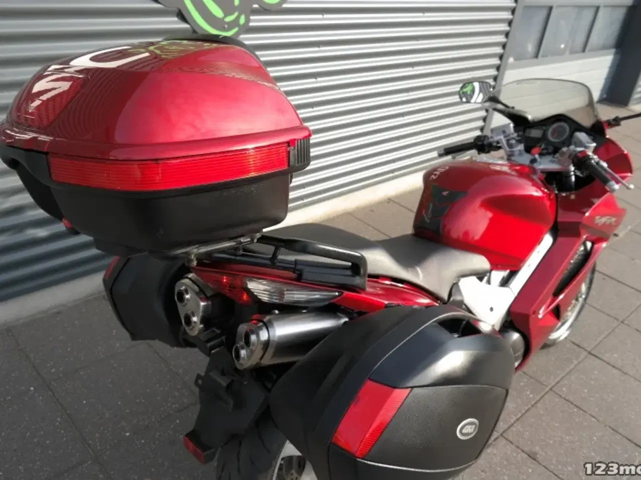 Billede 6 - Honda VFR 800 F MC-SYD       BYTTER GERNE