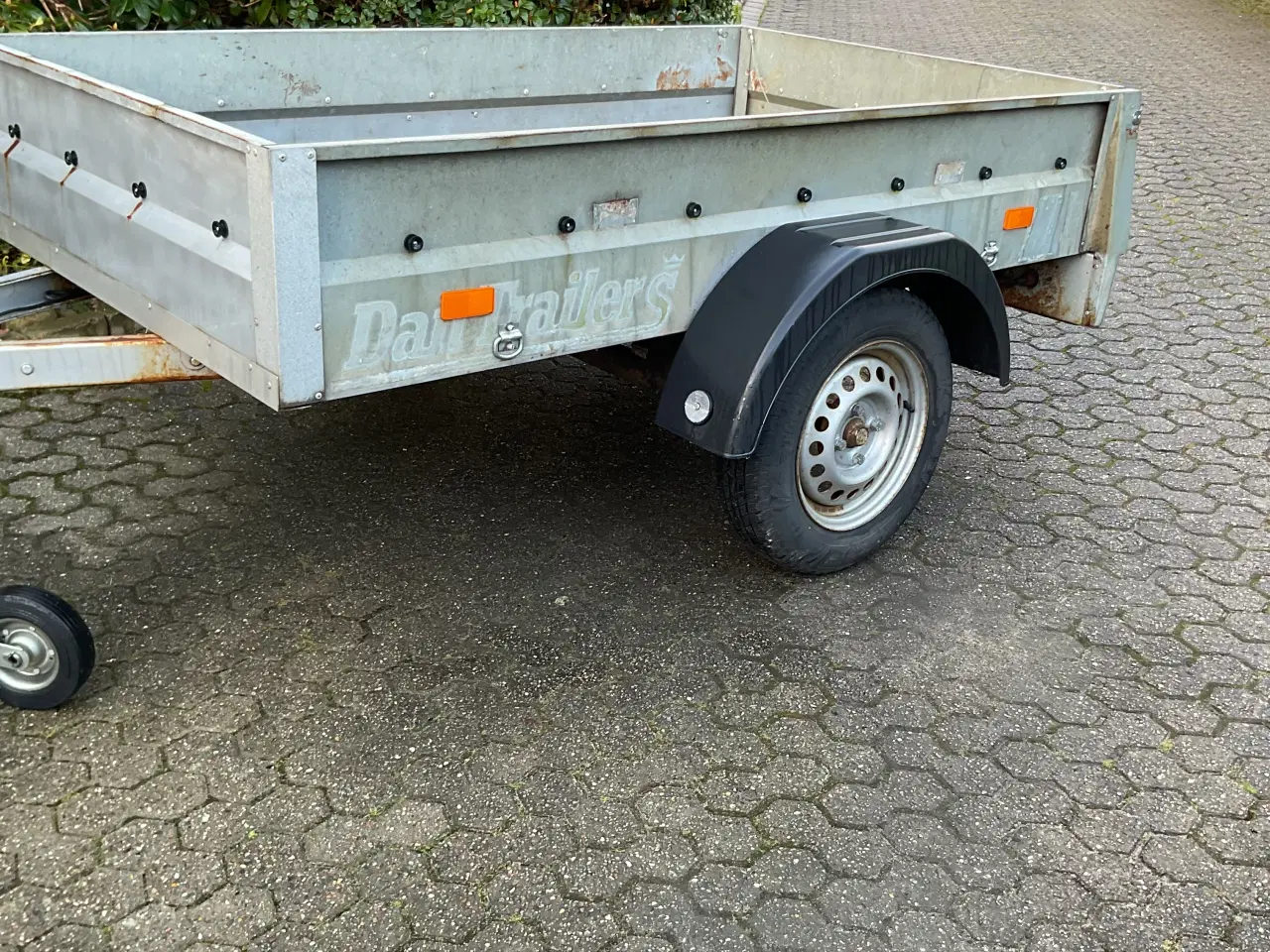 Billede 1 - Hobbytrailer med papir og nummerplade.