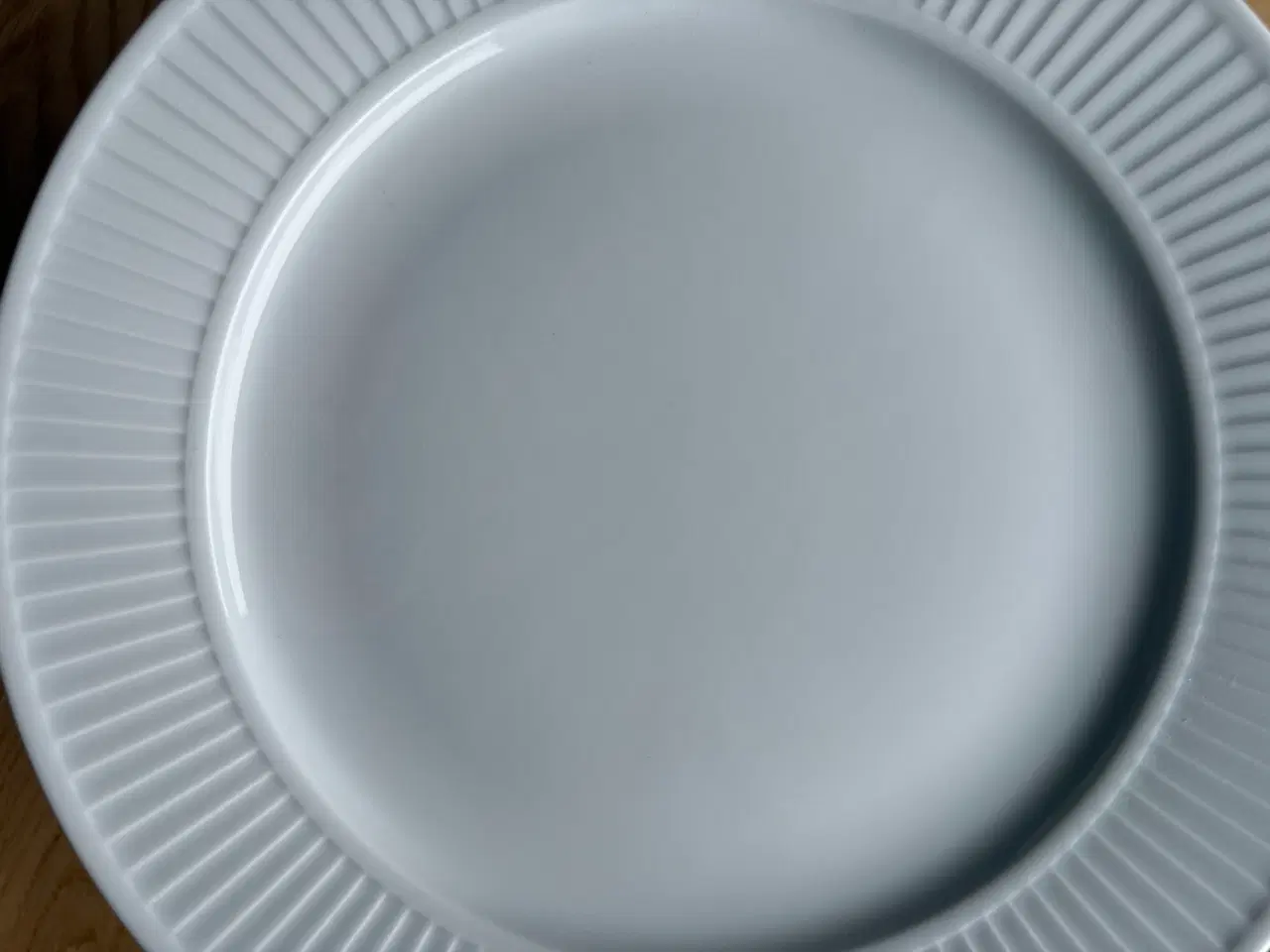 Billede 3 - Pillivuyt Plisse flad tallerken ø 31,5 cm