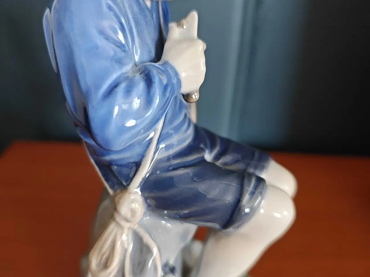 Billede 3 - Royal Copenhagen Figur, Dreng der snitter