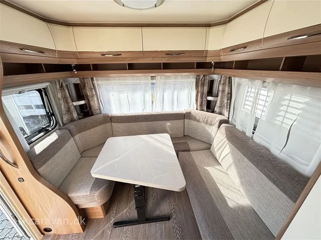 Billede 8 - 2020 - Hobby De Luxe 495 UL DK line   Pæn og velholdt campingvogn