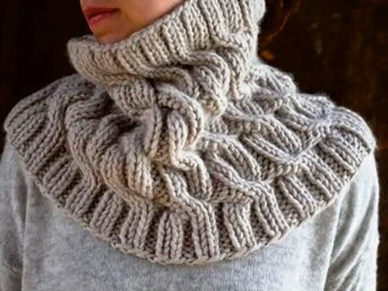 Billede 2 - Nye håndstrikkede halsedisser