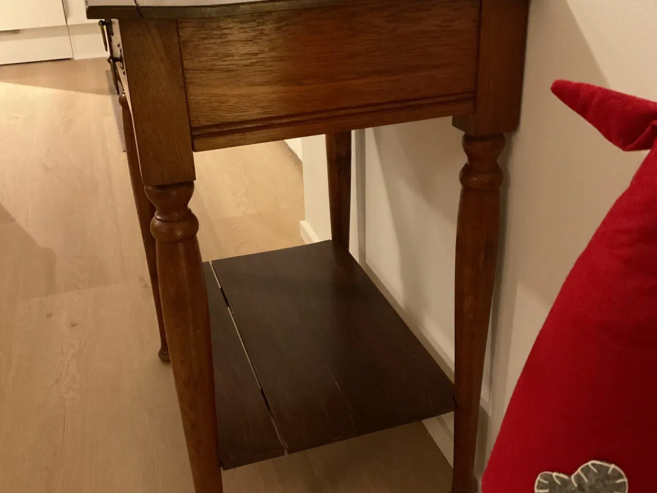 Billede 2 - Gammelt/antik tobaksbord