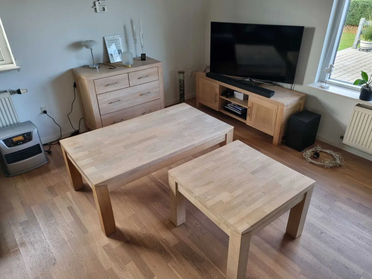 Billede 1 - Møbler i massiv egetræ..