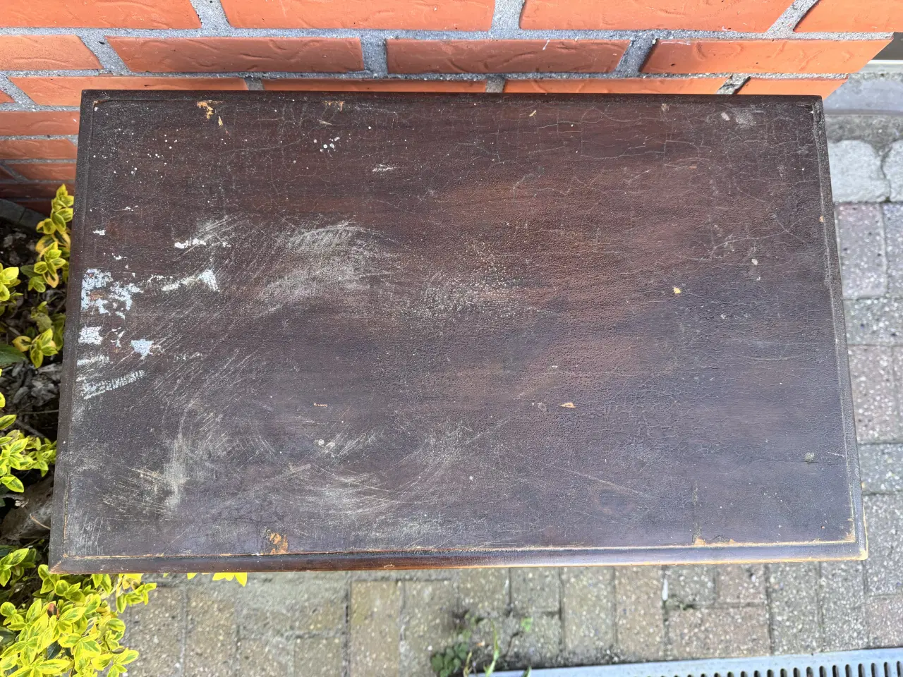Billede 4 - Patineret tobaksbord smuk i sin enkelhed