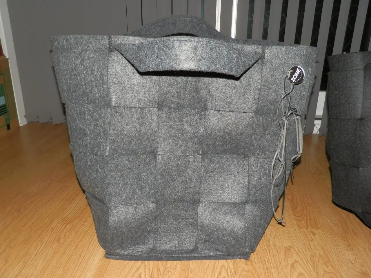 Billede 9 - To ZONE vasketøjsposer i grå og sort 