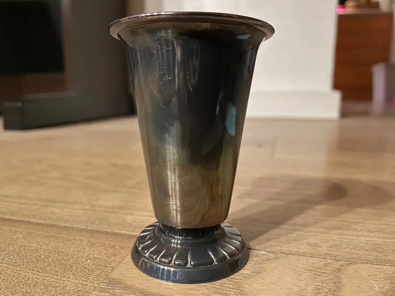Billede 1 - Lille, gammel vase i sølv