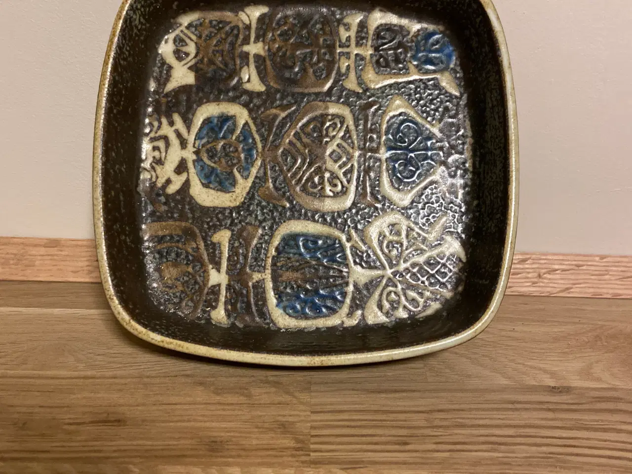 Billede 1 - Fajance skål af Nils Thorssen, Royal Copenhagen 
