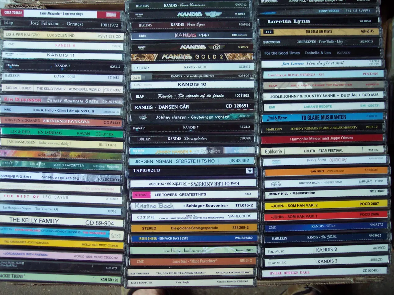 Billede 6 - 300 COUNTRY & FOLK CDer + andre genrer sælges………..