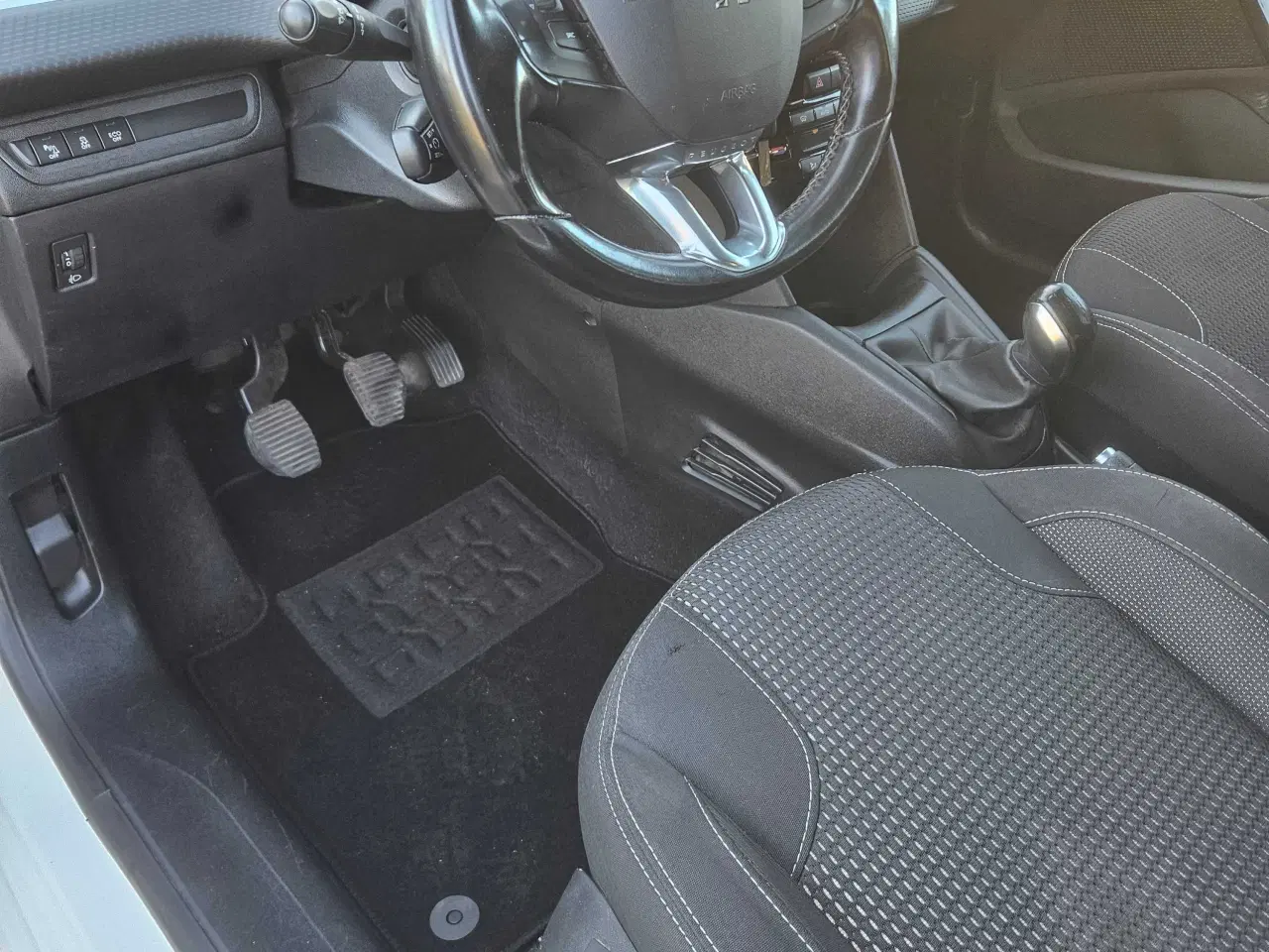 Billede 7 - Peugeot 208, 1,6 HDI, 5 dørs årgang 2016