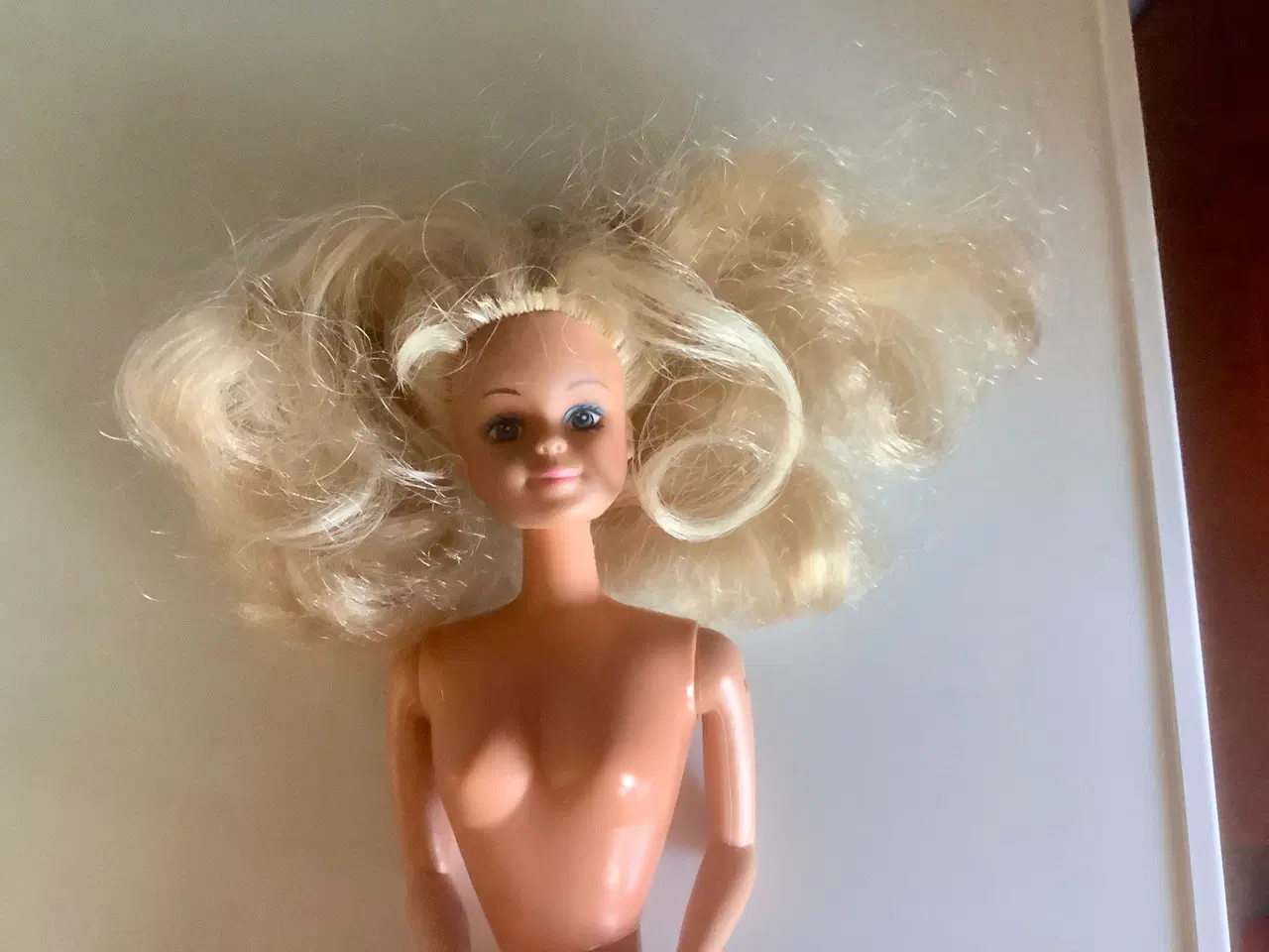 Billede 6 - Petra dukke med tøj.