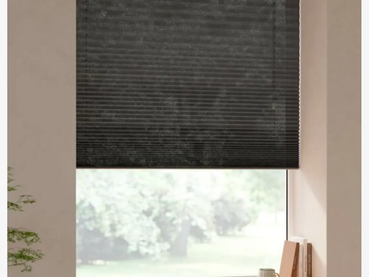 Billede 1 - Grå plissegardiner - 3 stk.