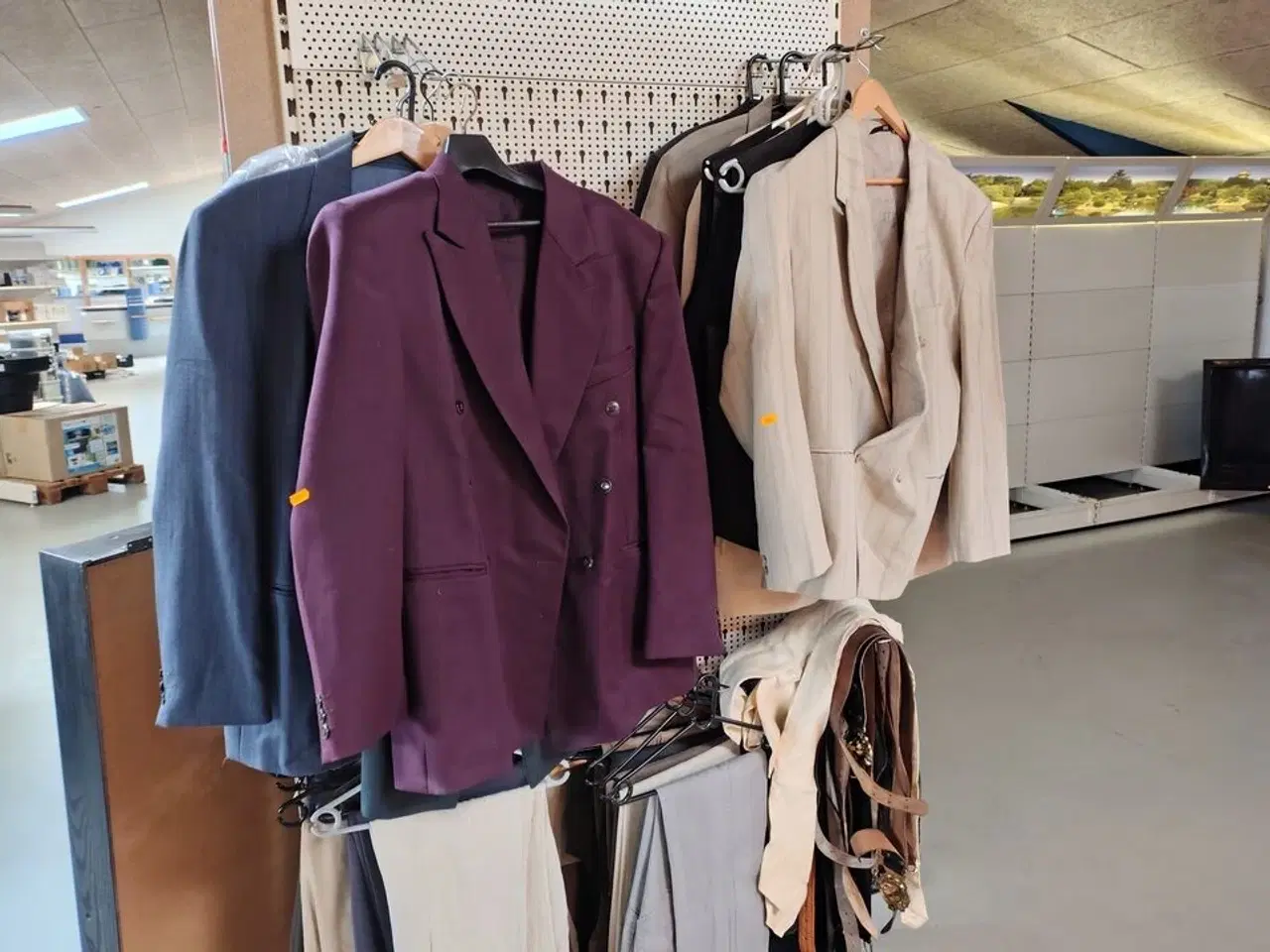 Billede 2 - Stort parti tøj