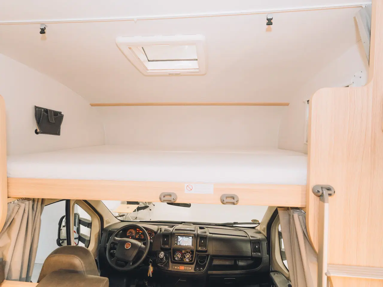 Billede 11 - Sunlight A70 - Familievenlig alkove-autocamper