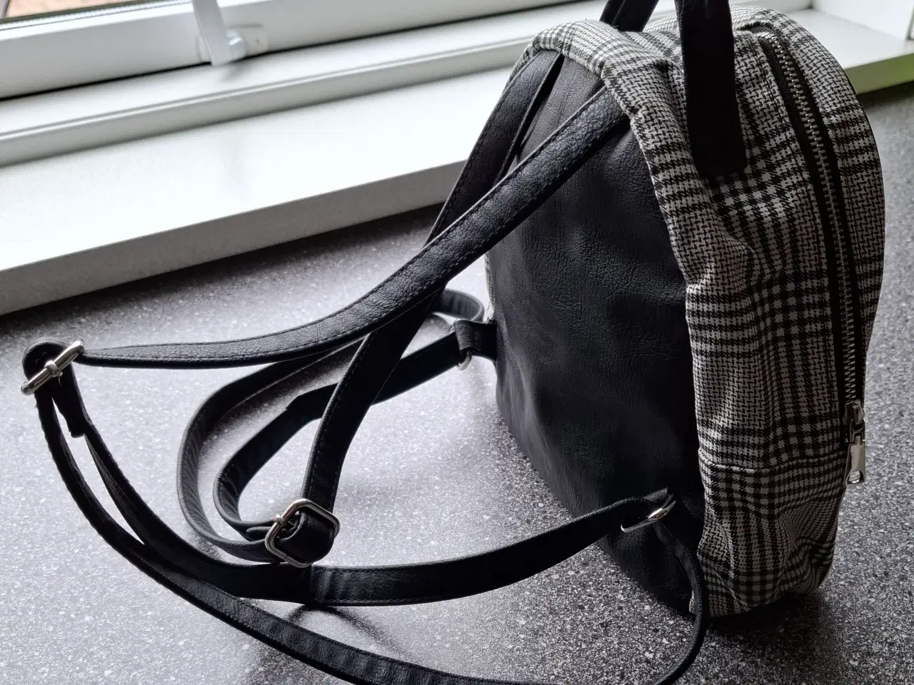 Billede 3 - Lilke ternet Taske