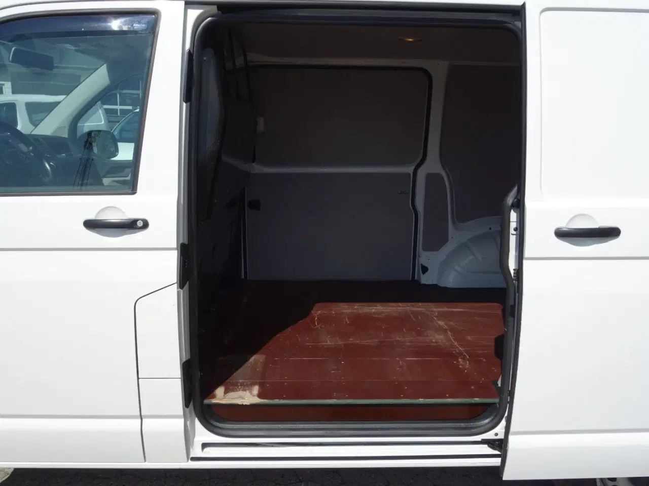 Billede 9 - VW Transporter 2,0 TDi 150 Kassevogn DSG kort