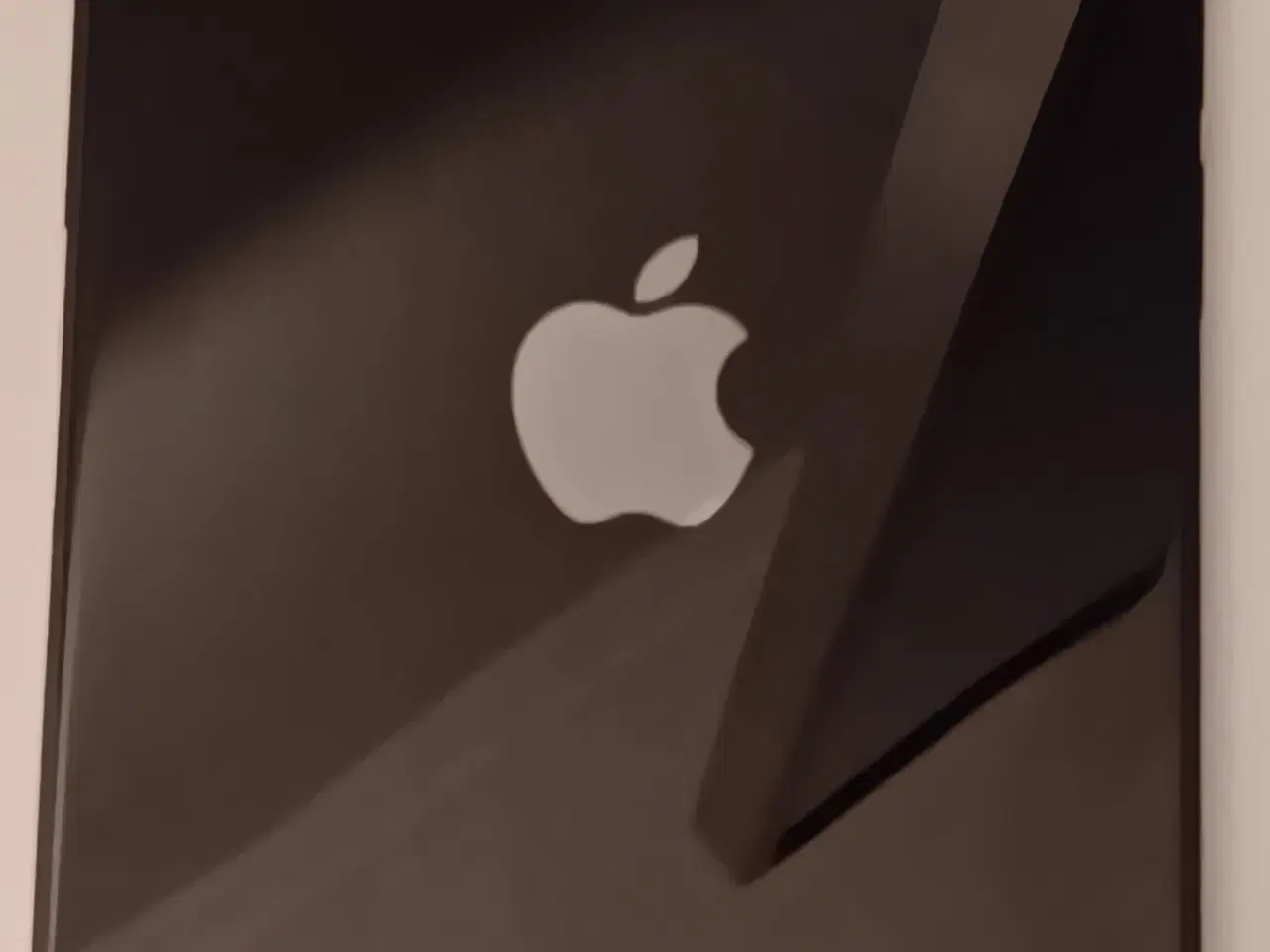 Billede 2 - Brugt Iphone 13 - Næsten som Ny 