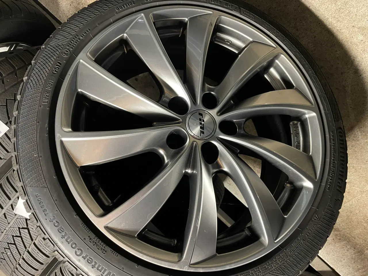 Billede 1 - Vinterhjul 235/40 R18 alu- fælge med Continental v