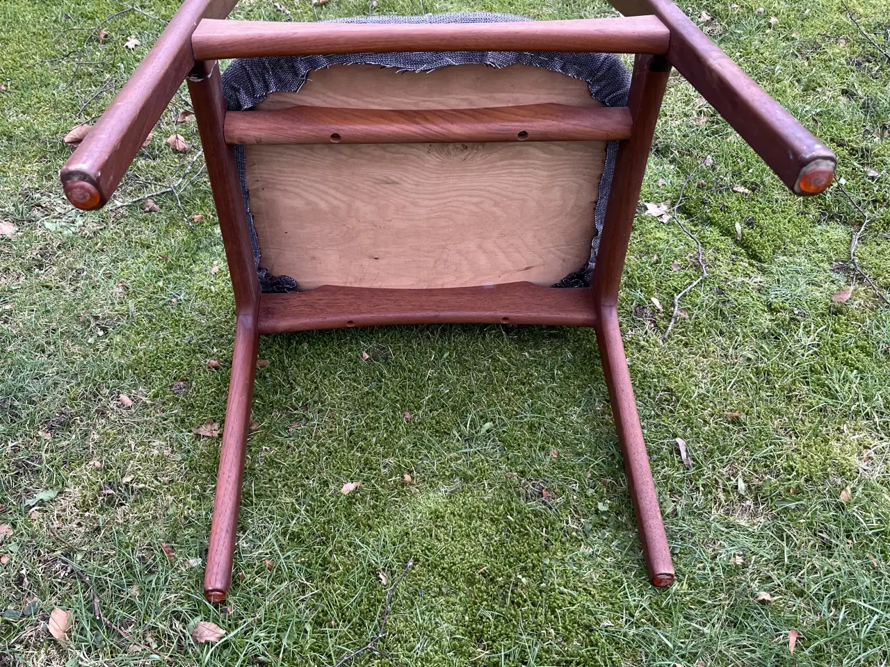 Billede 5 - Elegant spisebordsstol i dansk design