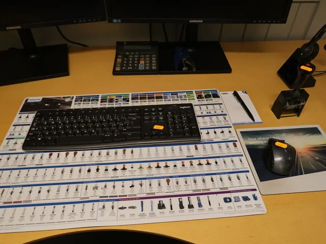 Billede 2 - 2 stk. computerskærme SAMSUNG S24C450, computer, tastatur, mus, headset