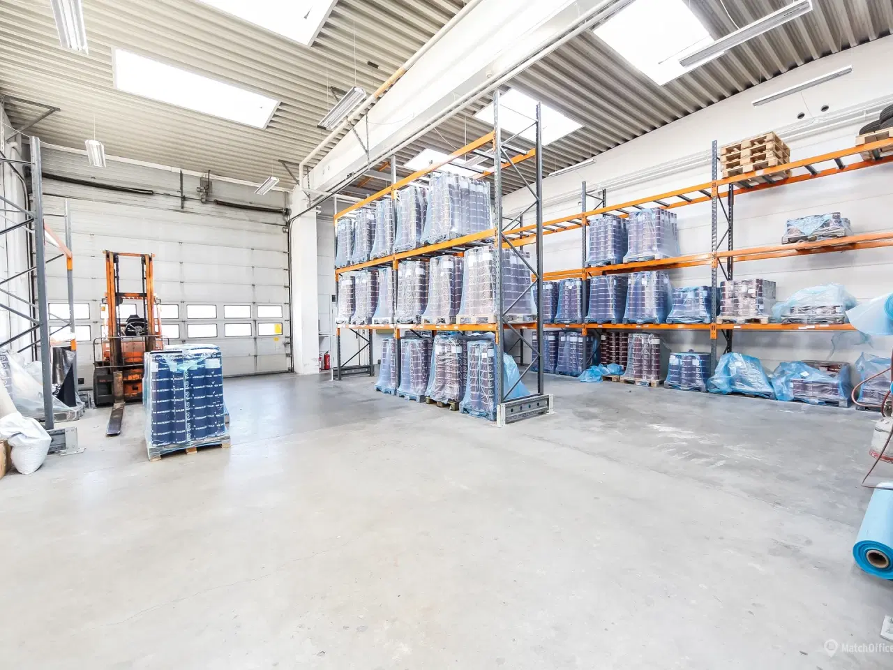 Billede 12 - Højloftet lager med administration. God beliggenhed tæt ved motorvejsafkørsel 27. Greve
