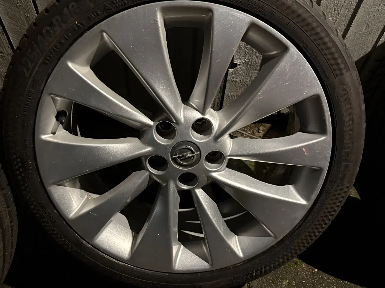 Billede 2 - Originale 18” Opel alufælge 5x105 med vinterdæk