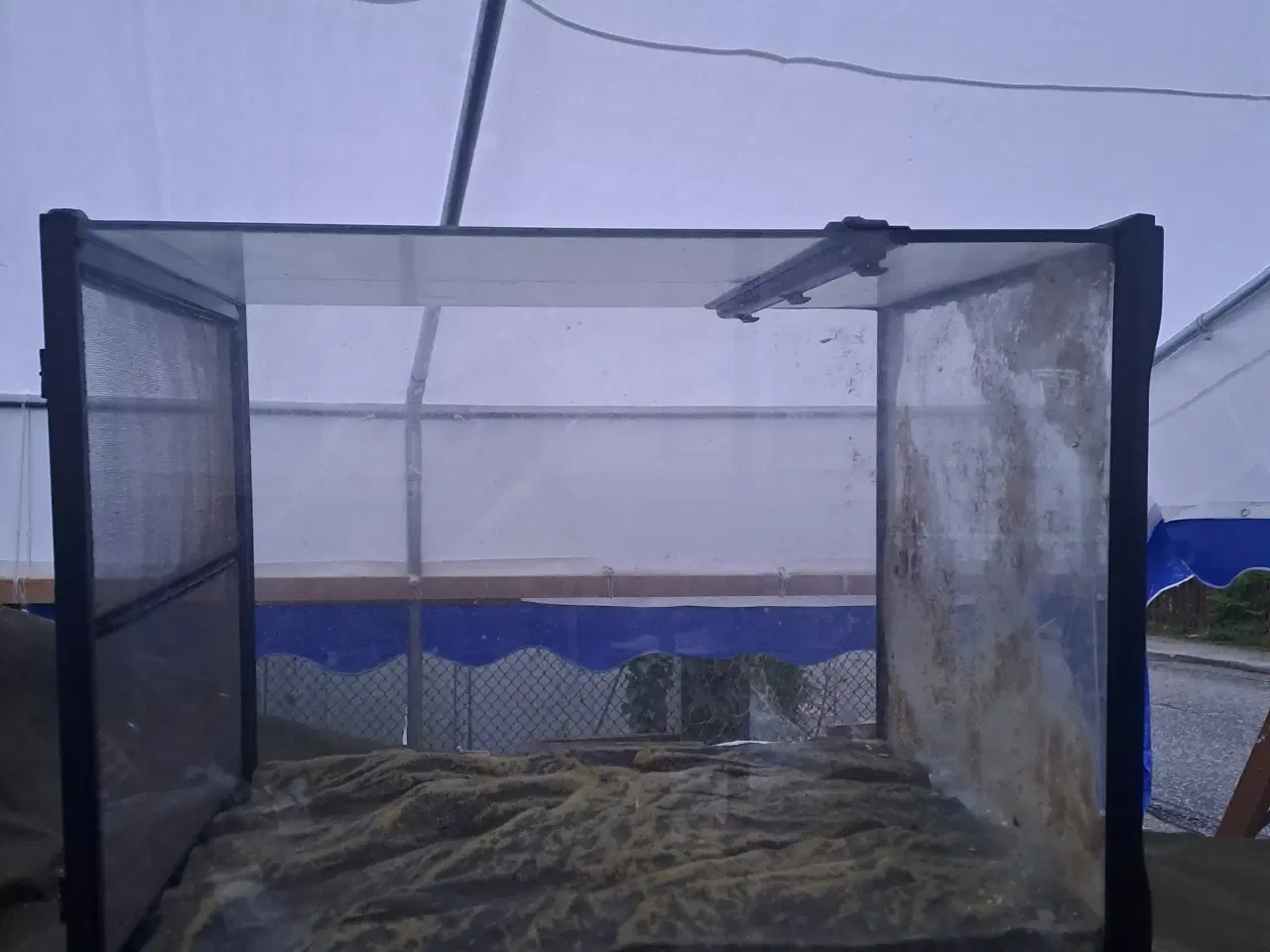 Billede 2 - Terraier 65x45x45cm med fuld side ventilation. 