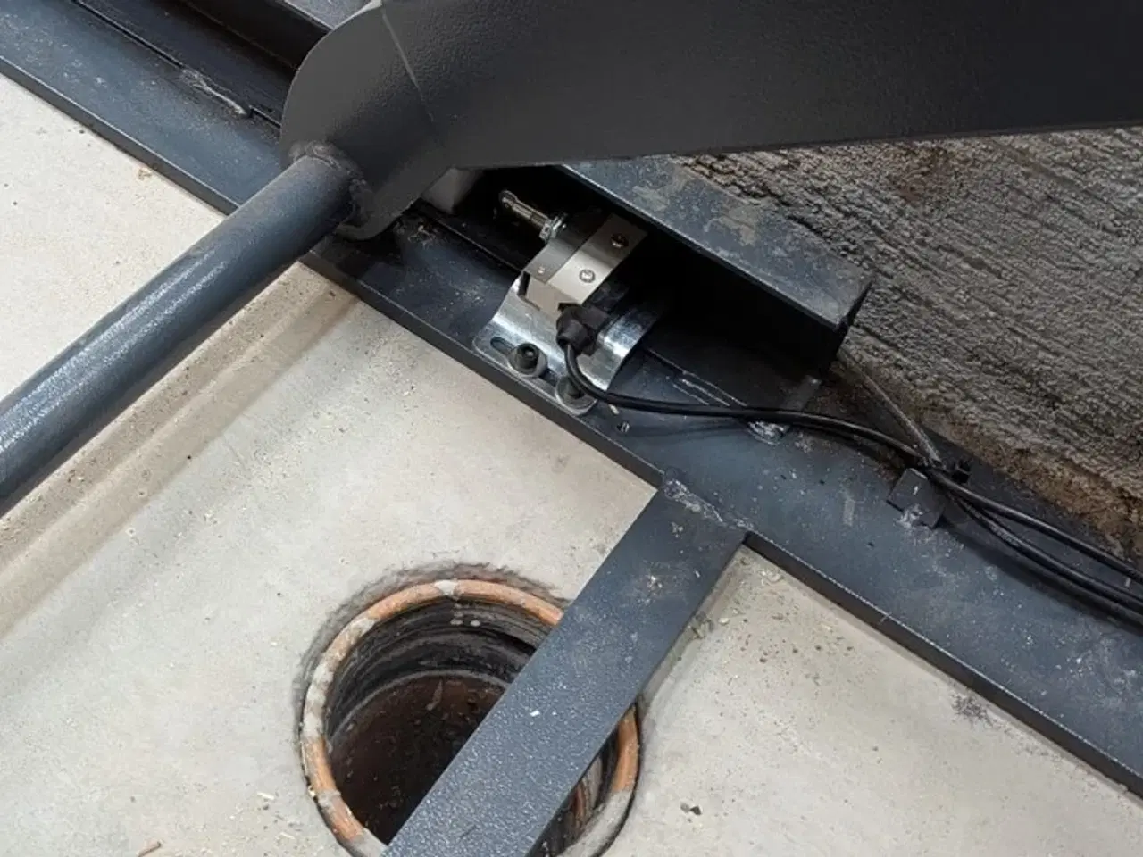Billede 5 - Bulldog Lifters PMS-330BO+ kraftig klargørings lift som løfter hele 3.0 Ton