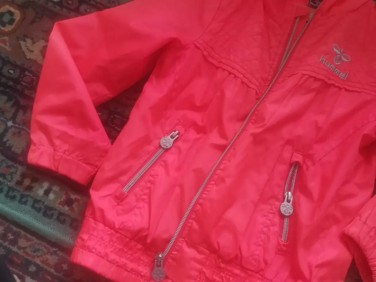Billede 6 - Hummel jakke str 110, 15 kr🌸