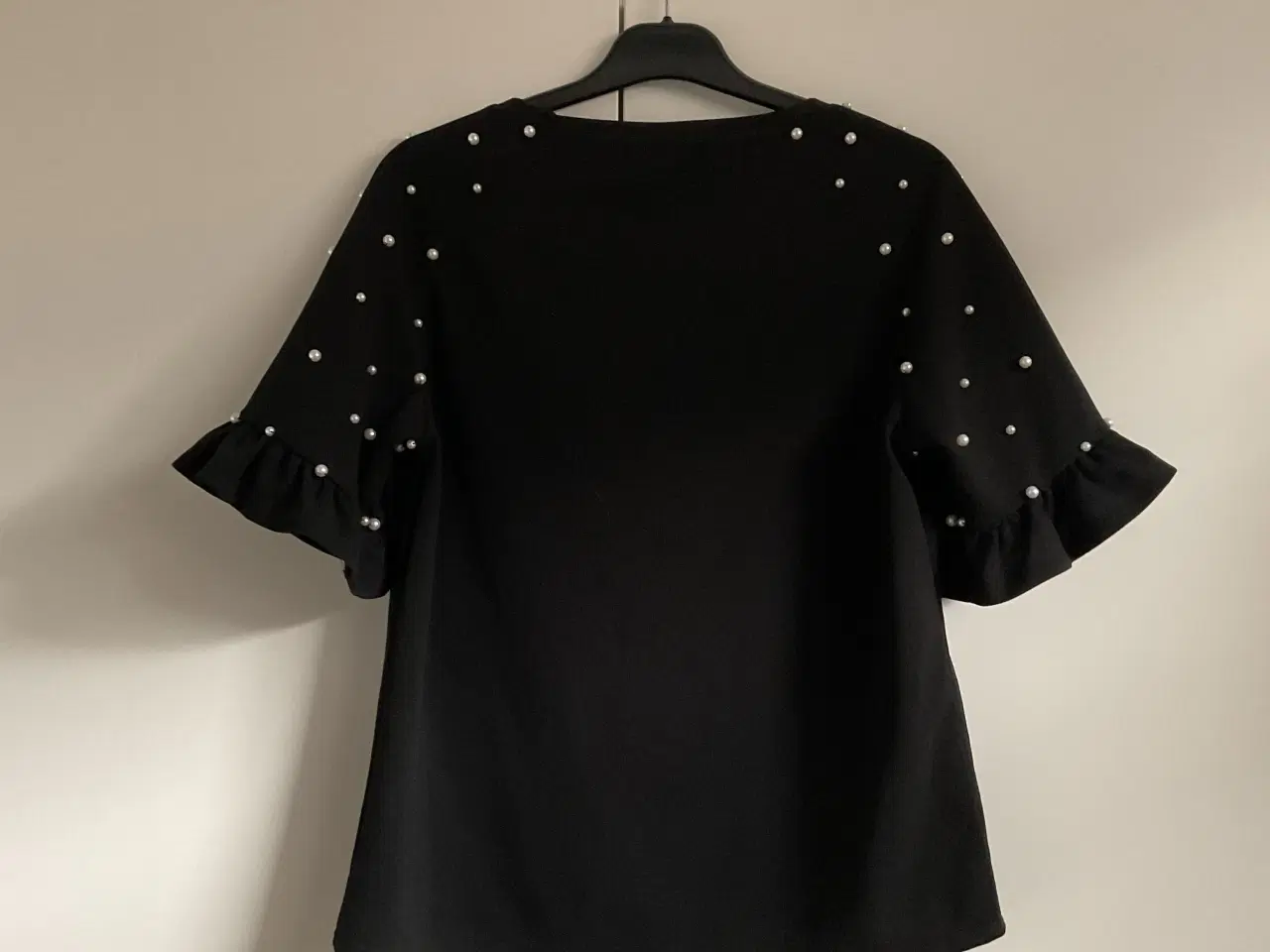 Billede 6 - Franca bluse med perler og lille ærme, str. M.