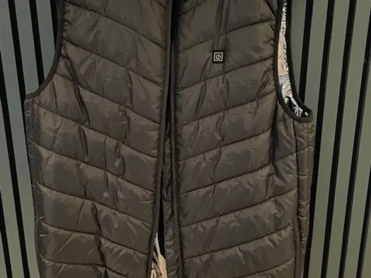 Billede 1 - Vest med elvarme i