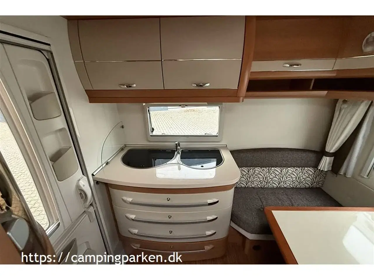 Billede 4 - 2011 - Hobby Excellent 440 SFr   Super fin lille rejsevogn med Isabella fortelt, klar til flere ture