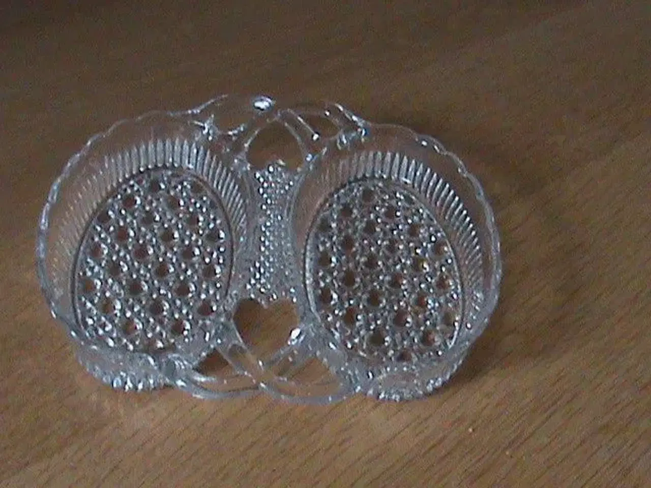 Billede 1 - Klar glas todelt skål med mønster i kant og bund