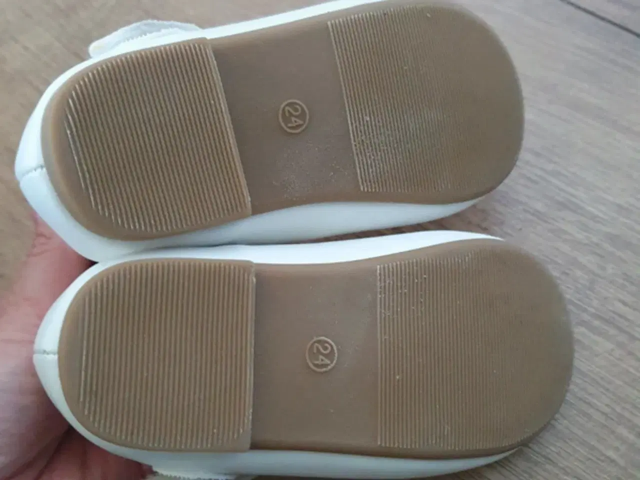 Billede 4 - Ballerina til en lille pige