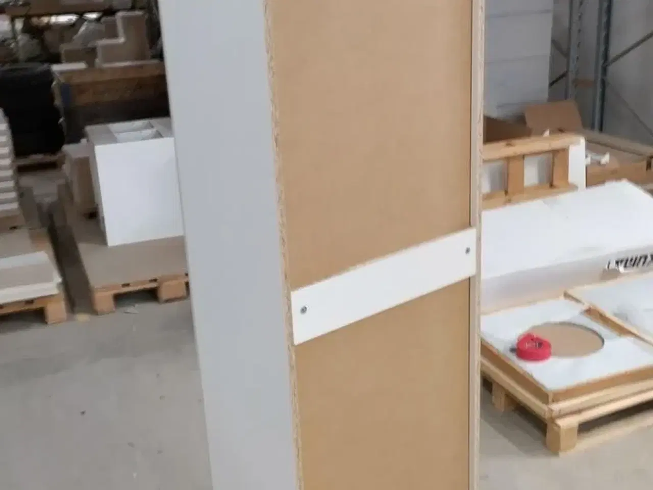 Billede 8 - 4 stk. usamlet højskabe H: 195,2 x B: 50 x D: 34,0 med låge og 16 hylder