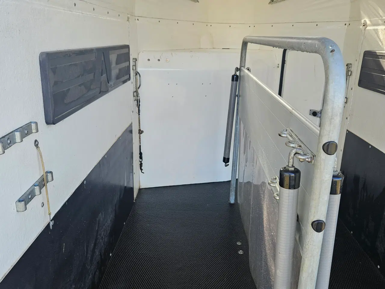 Billede 5 - God heste treiler der ligger godt på vejen 